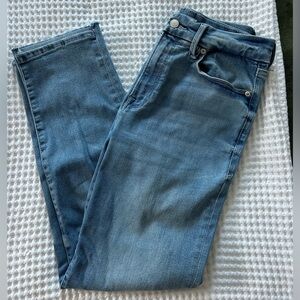 GOOD AMERICAN ALWAYS FITS GOOD CLASSIC SLIM STRAIGHT JEANS | INDIGO